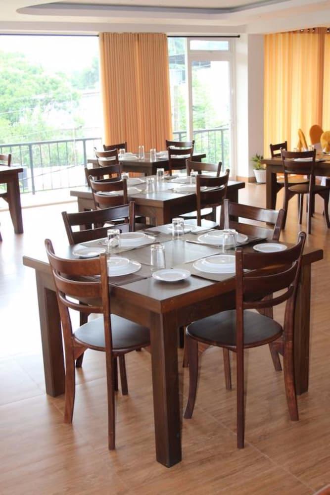 Sky View Grand Hotel Kandy Bagian luar foto