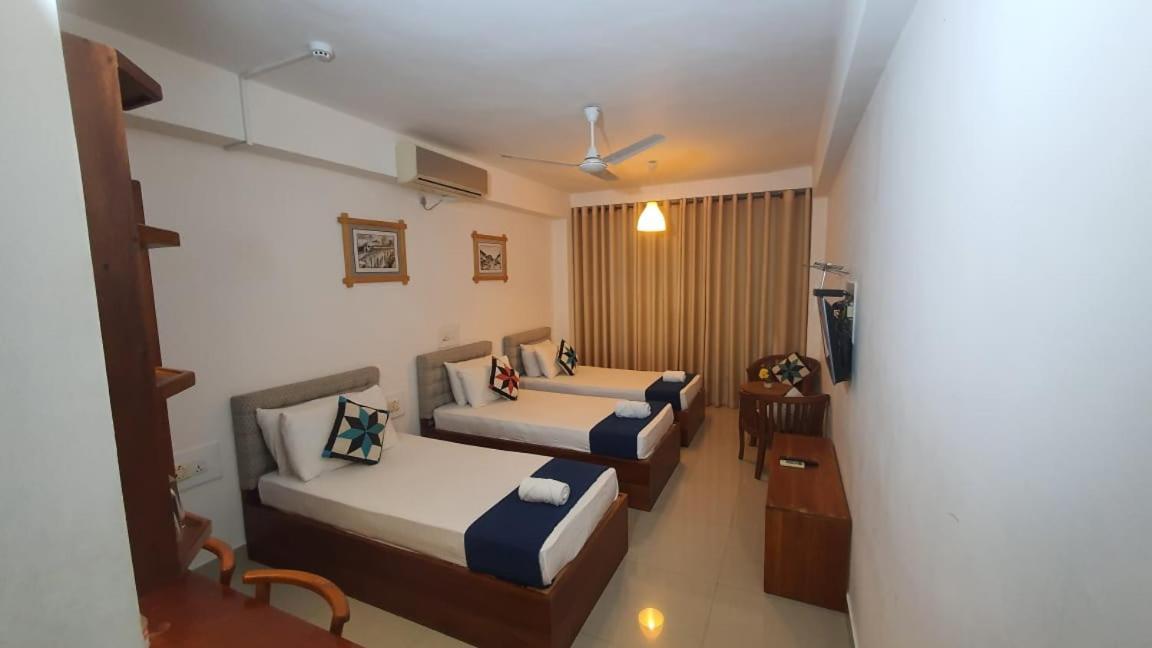 Sky View Grand Hotel Kandy Bagian luar foto