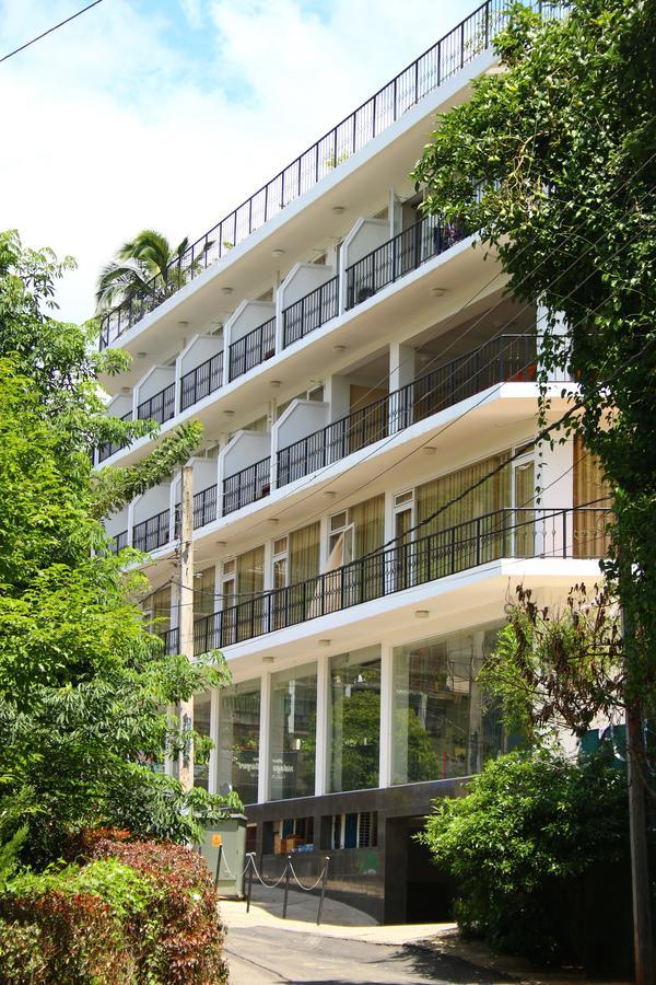 Sky View Grand Hotel Kandy Bagian luar foto